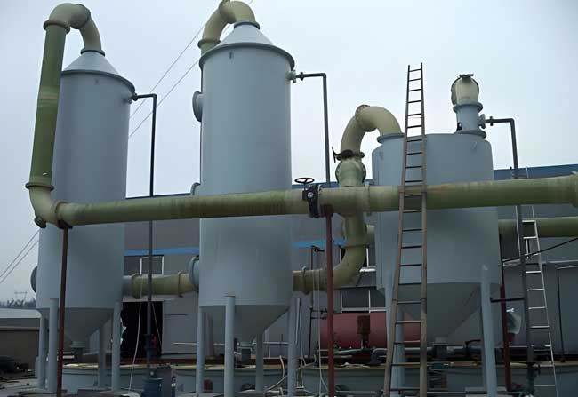 What pumps are used for slurry circulation in absorption towers?