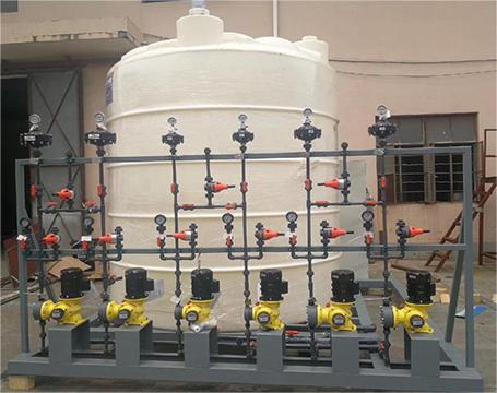 What pumps are used for carbon source transfer?